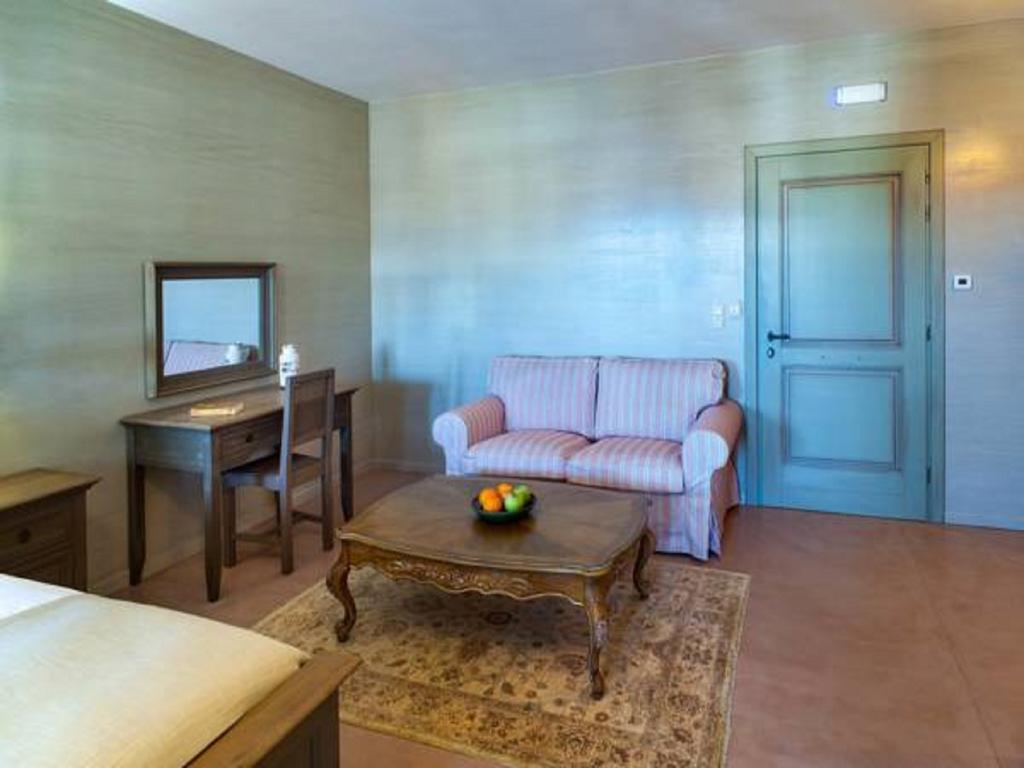 Haones Suites Янина Стая снимка