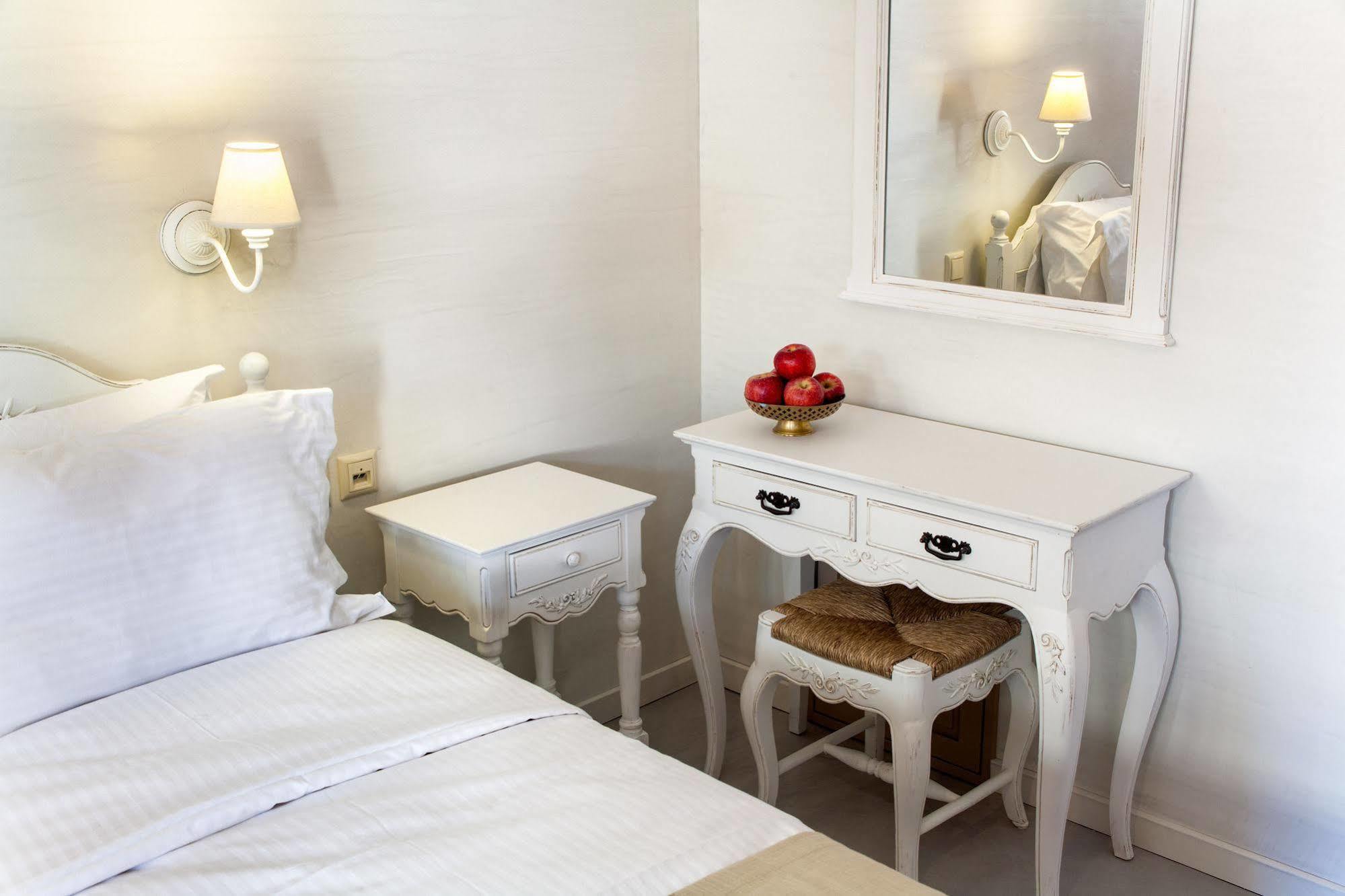 Haones Suites Янина Екстериор снимка