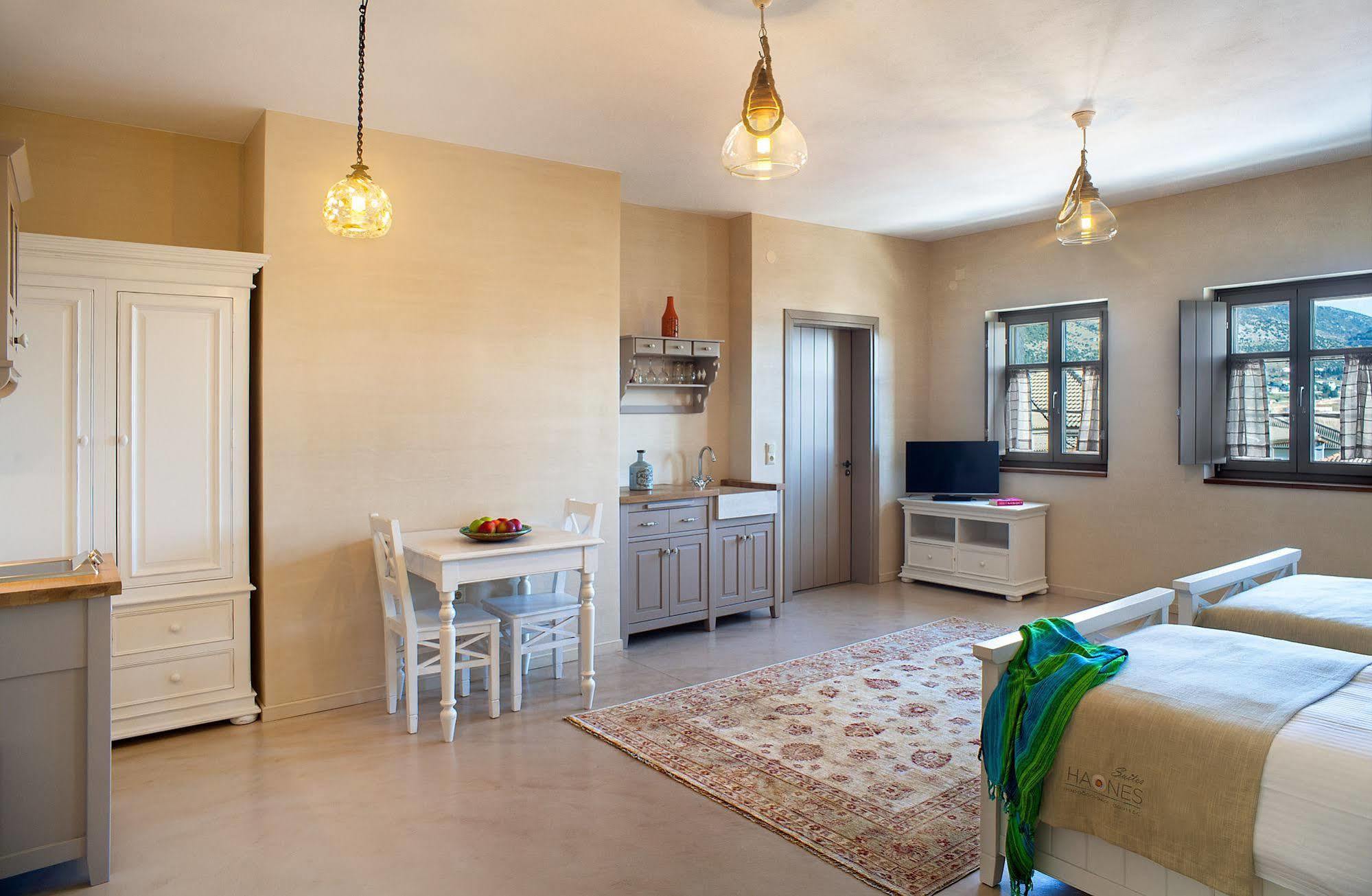 Haones Suites Янина Екстериор снимка